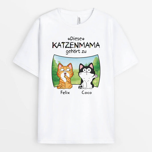3437AGE1 diese katzenmama gehort zu personalisiertes t shirt fur katzenliebhaber im stil von crayon mit hintergrund aus gras und baumen