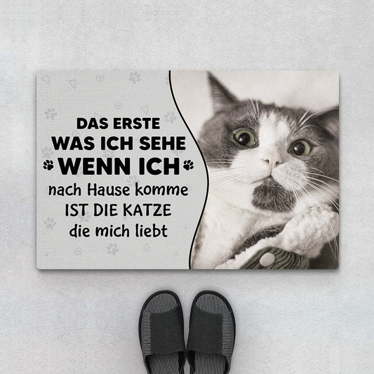 3550DGE1 das erste was ich sehe wenn ich nach hause komme ist die katze die mich liebt personalisierte fussmatte fur katzenliebhaber_8bb631db 89a1 4977 82e9 fe0d2ae69a9e