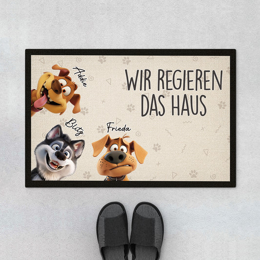 4223DGE1 wir regieren das haus hunde cartoon fussmatte hunde personalisiert_ 4223D8T5C
