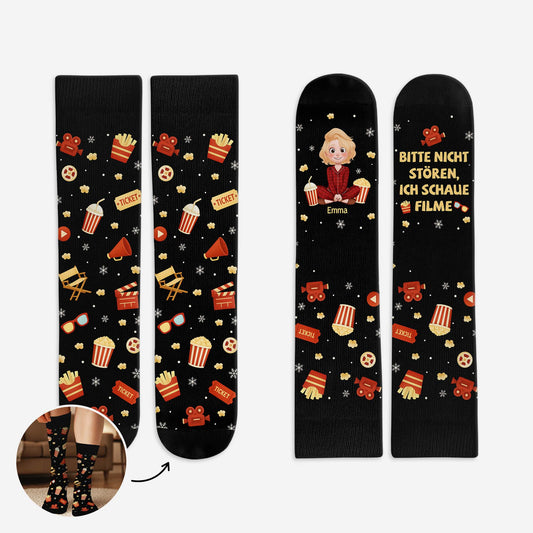 6584JGE1 bitte nicht storen ich schaue filme socken personalisieren text_ fur_ filmfans 6584J8QMA
