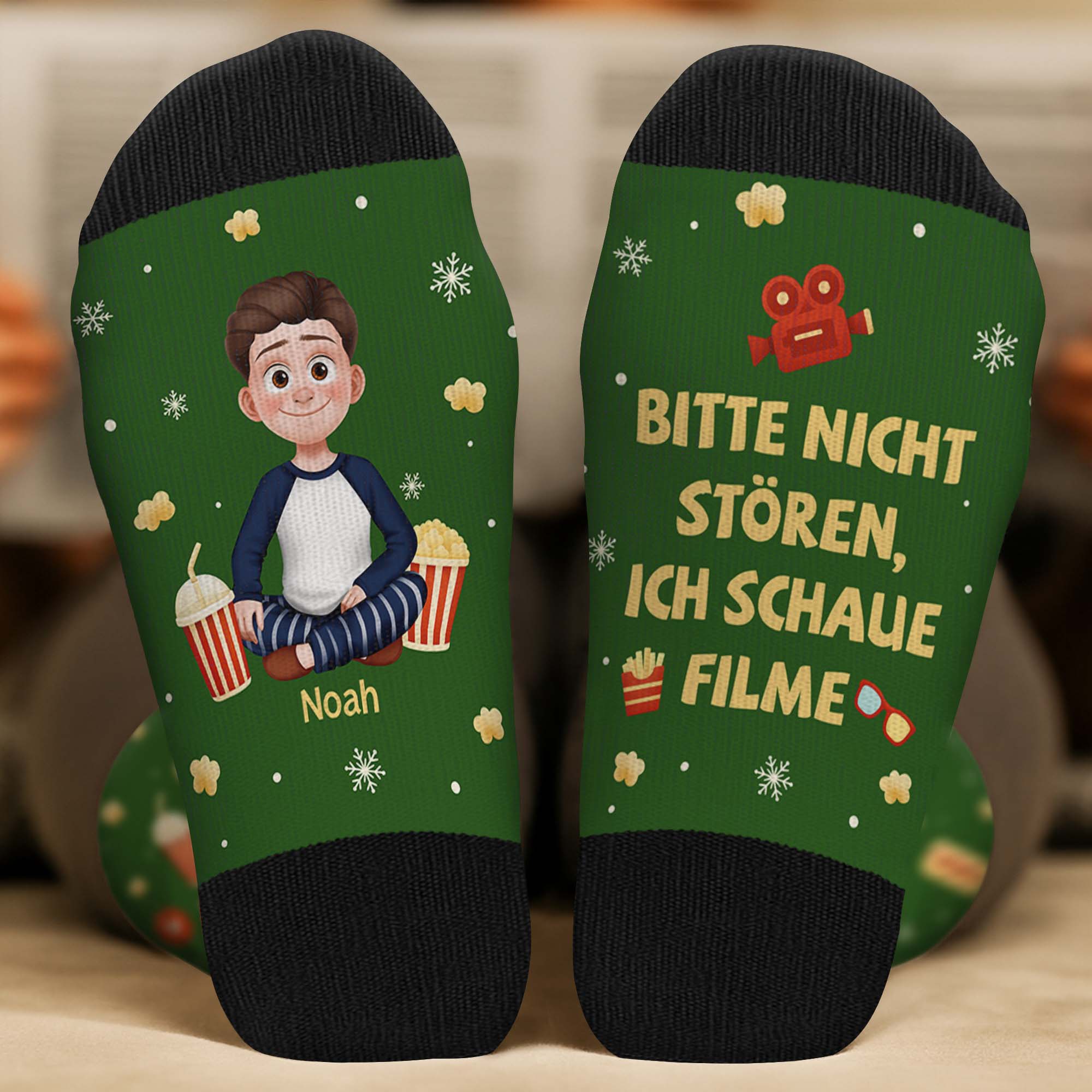 6584JGE2 bitte nicht storen ich schaue filme socken personalisieren text_ fur_ filmfans 6584J8QMA
