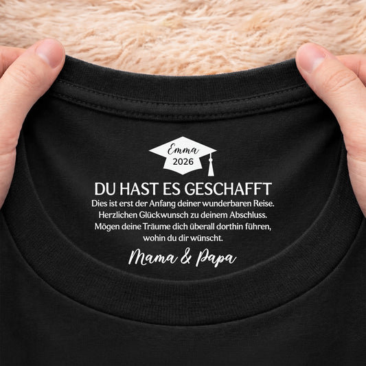 9214AGE2 du hast es geschafft personalisierte geschenke abschluss  schwarzes t shirt nackenlabel drucken frauen manner 9214aa6dna
